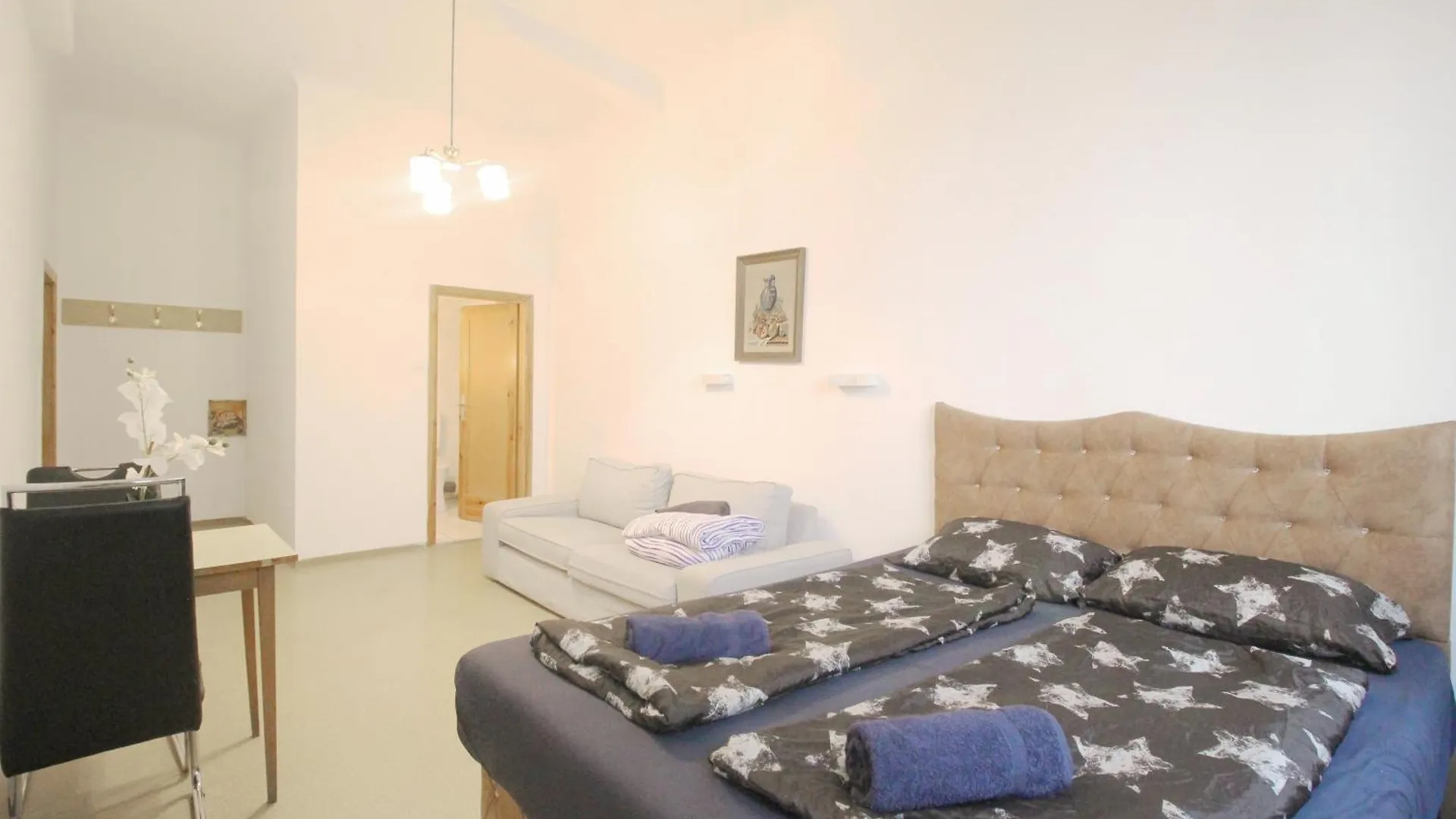 Triple Room In Hutteldorfer Strasse Area Vídeň