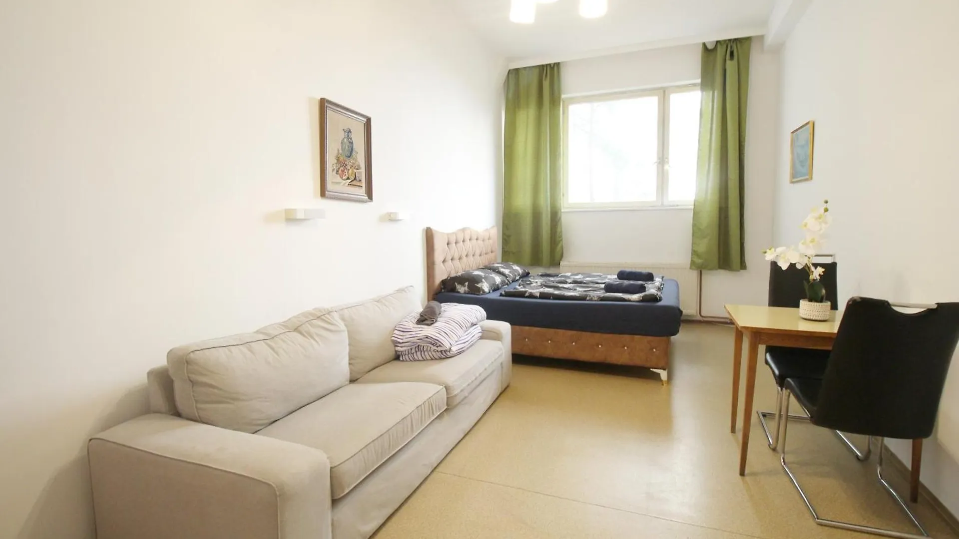 Aparthotel Triple Room In Hutteldorfer Strasse Area Vídeň