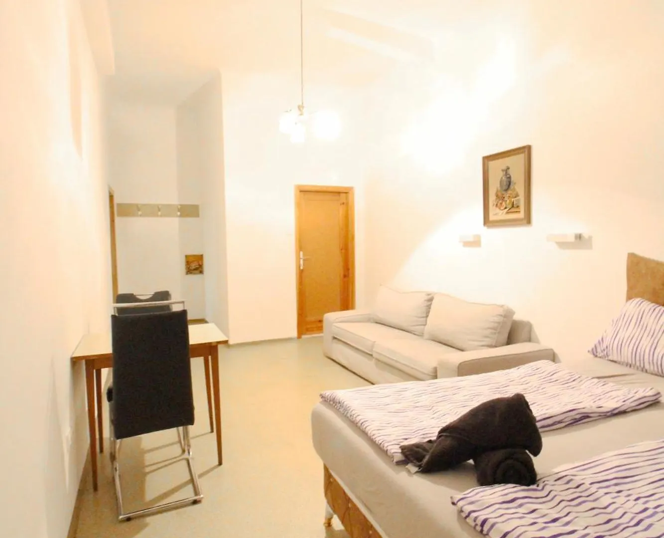 Triple Room In Hutteldorfer Strasse Area Vídeň